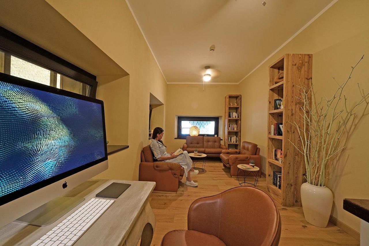 Hotel Caravel Limone sul Garda Exterior photo