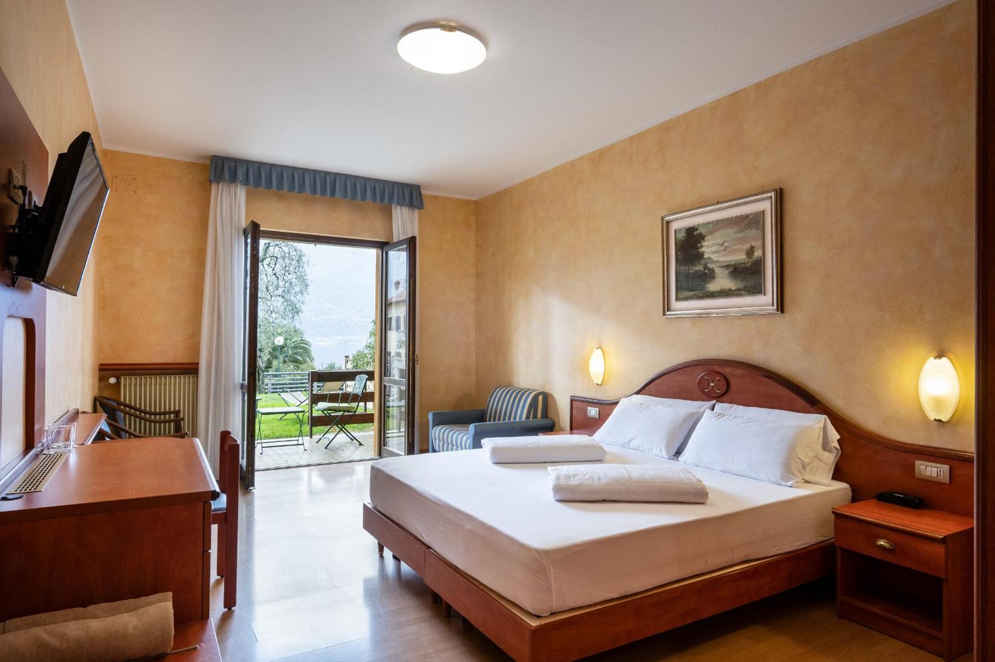 Hotel Caravel Limone sul Garda Exterior photo