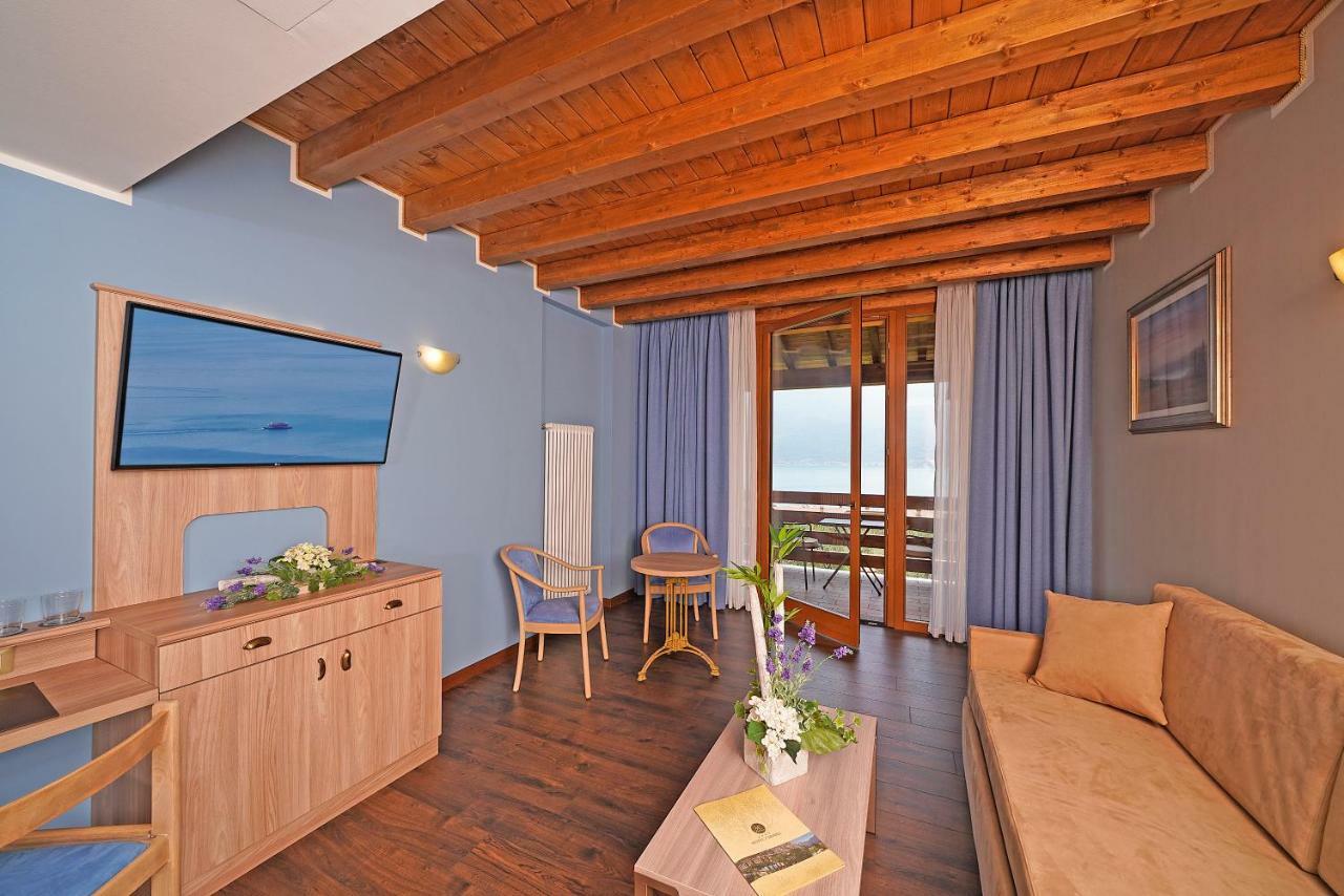 Hotel Caravel Limone sul Garda Exterior photo